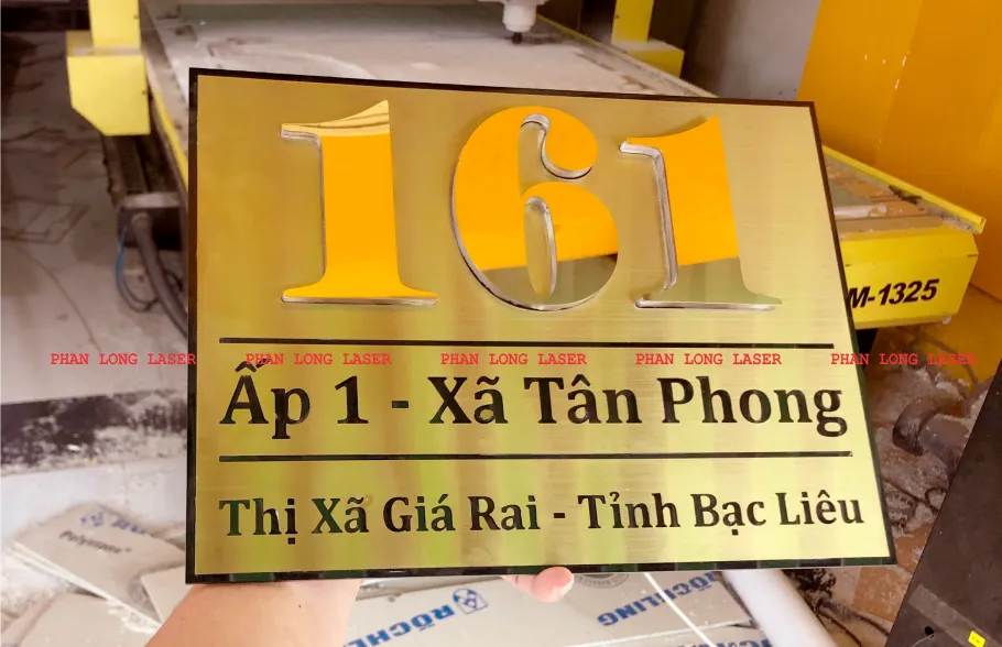 Làm biển bảng số nhà bằng chất liệu kim loại inox dán chữ nổi theo yêu cầu tại Sài Gòn, TP Hồ Chí Minh Làm biển bảng số nhà kim loại inox dán chữ nổi theo yêu cầu tại TP Hồ Chí Minh, Sài Gòn, Đồng Nai, Bình Phước, Bà Rịa Vũng Tàu, Ninh Thuận, Bình Thuận, Bình Dương