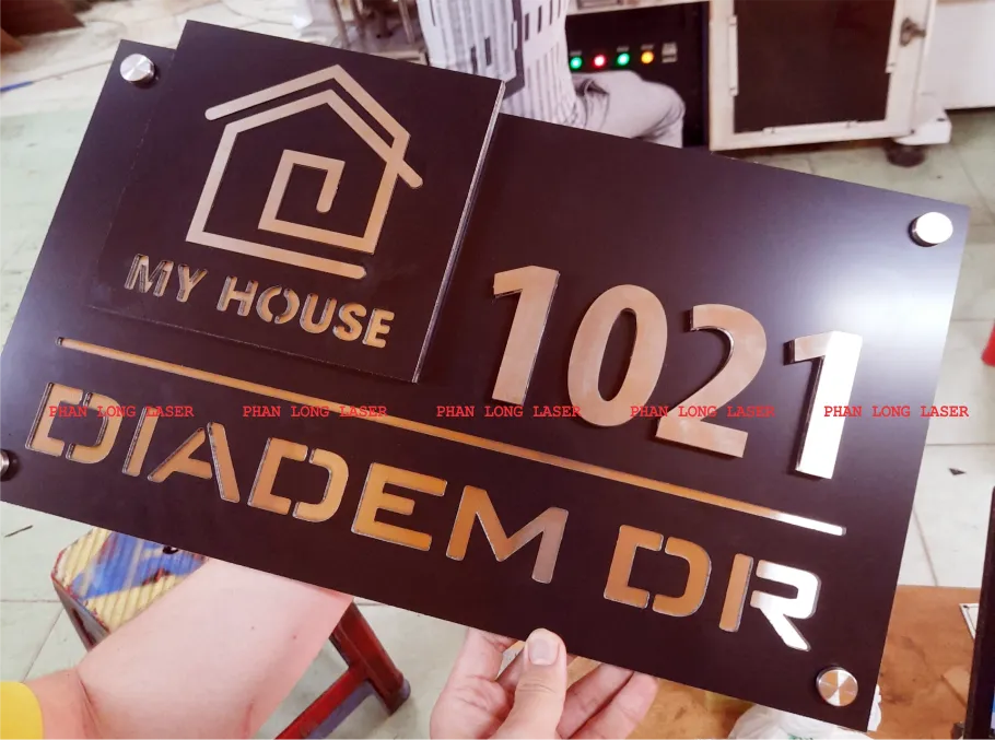 Làm biển bảng số nhà bằng chất liệu nhôm kết hợp với dán chữ nổi tạo hình gắn led chiếu nền theo yêu cầu Làm biển bảng số nhà bằng chất liệu nhôm alu kết hợp dán chữ nhựa nổi theo yêu cầu tại Bắc Giang, Bắc Ninh, Lạng Sơn, Thái Nguyên, Yên Bái, Tuyên Quang, Hà Nội