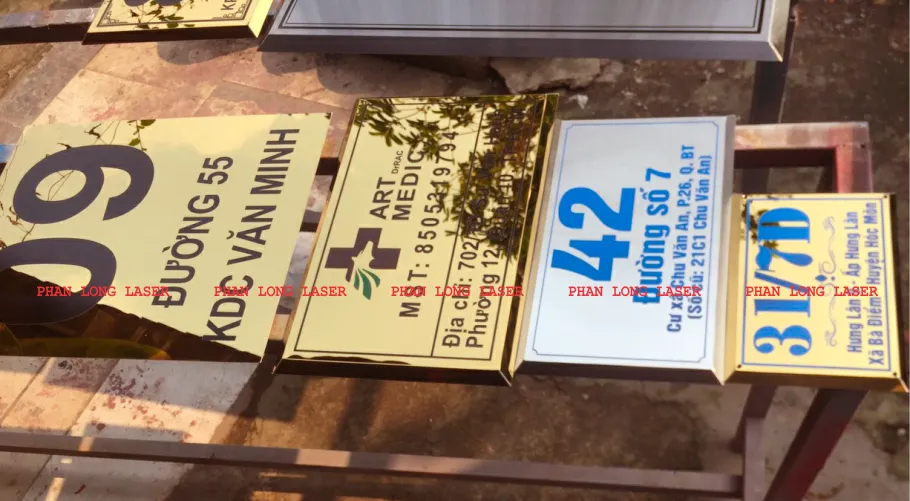 Làm biển bảng số nhà bằng chất liệu inox kim loại khắc ăn mòn và khắc laser theo yêu cầu lấy nhanh giá rẻ Làm biển bảng số nhà bằng chất liệu kim loại inox cam kết giá rẻ nhất thị trường tại Hai Bà Trưng, Hoàng Mai, Thanh Trì, Gia Lâm, Long Biên, Hà Đông, Đống Đa, Ba Đình, Hoàn Kiếm, Tây Hồ, Đông Anh, Đan Phượng, Hà Nội